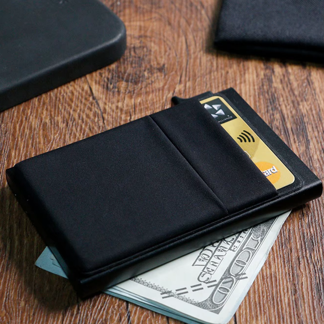 Black Vault | Tarjetero Smart Minimalista Antirrobo