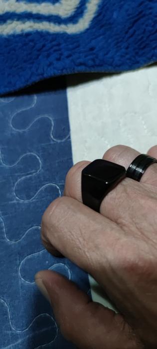 Foto real de cliente: anillos MillennialsXY puestos